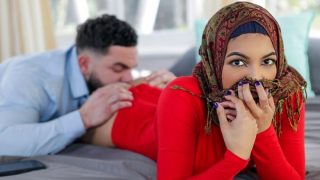Arap kadın yeni kocasından yatakta utandı